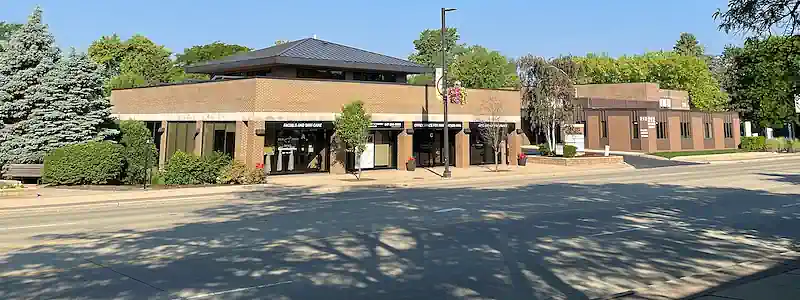 Exterior Photo: 224 - 212 S. Milwaukee Ave.